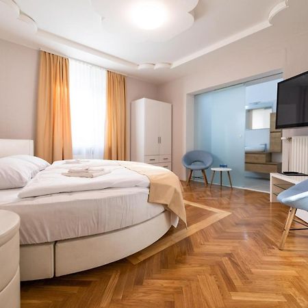 Apartments And Rooms Rubina Ljubljana Bagian luar foto