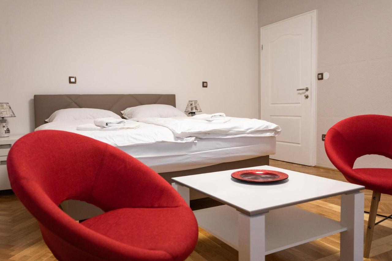 Apartments And Rooms Rubina Ljubljana Bagian luar foto