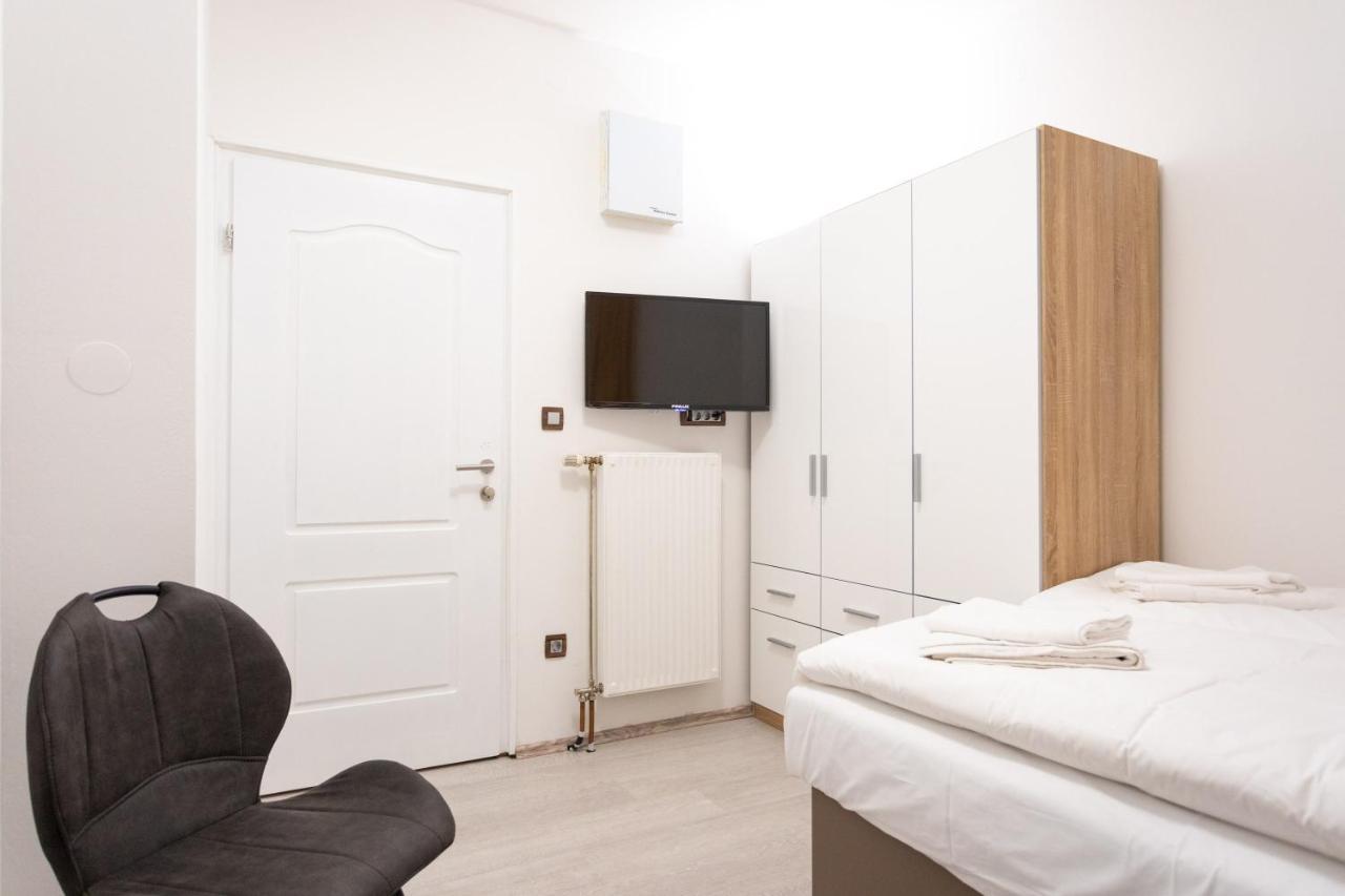 Apartments And Rooms Rubina Ljubljana Bagian luar foto